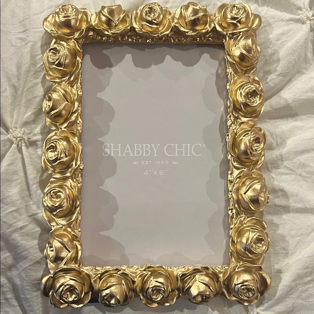 Ornate gold frame with flower design for 4 x 6 pic Brand New